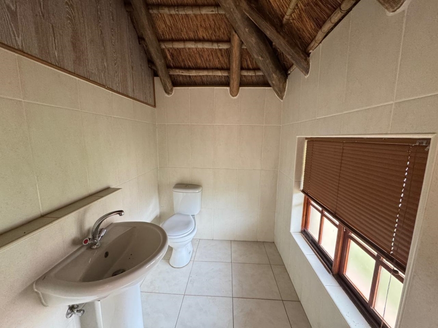 To Let 4 Bedroom Property for Rent in Melodie North West